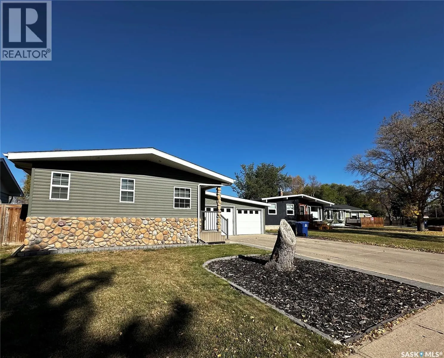 19 McKinnon BAY