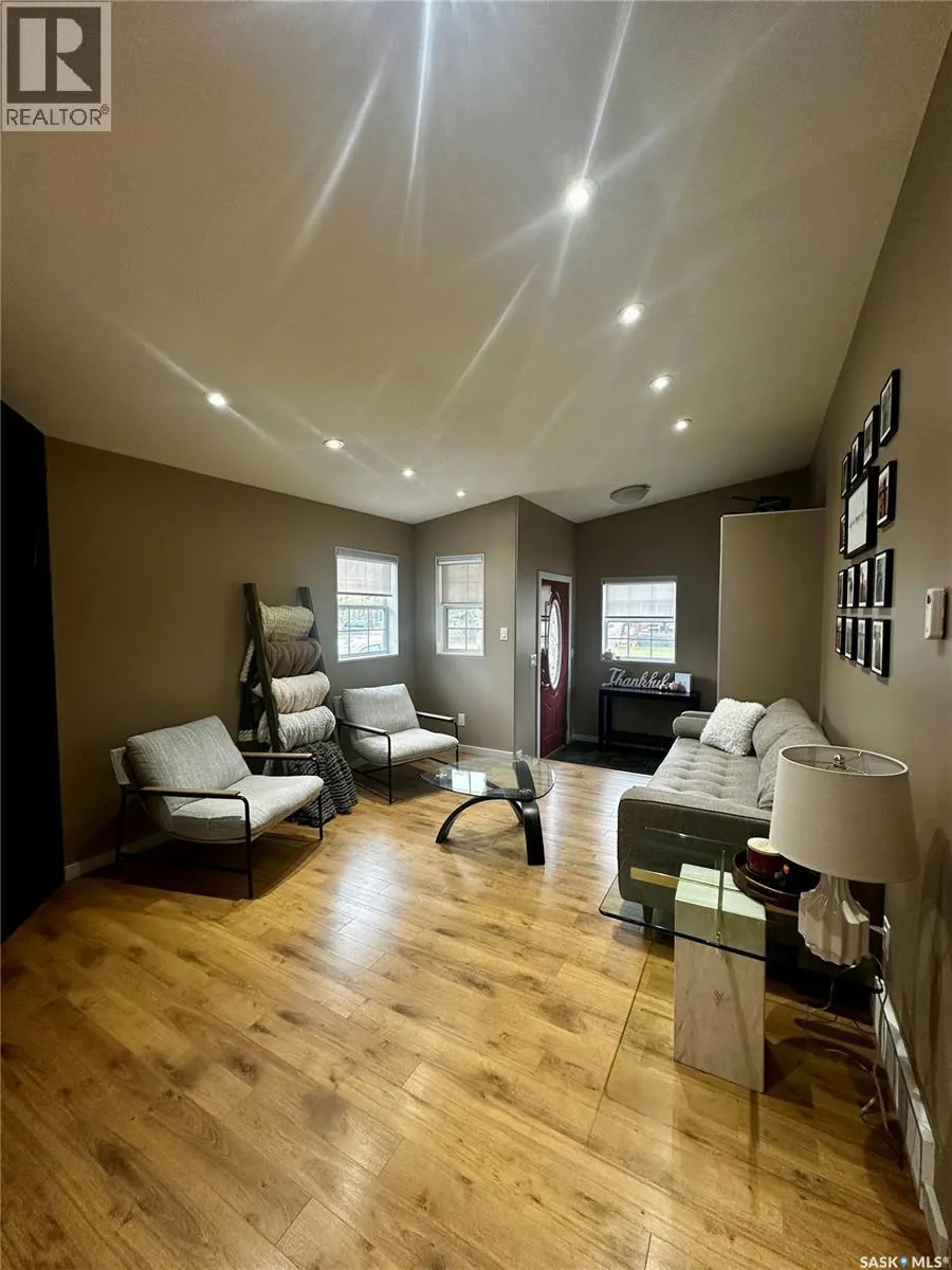 19 McKinnon BAY