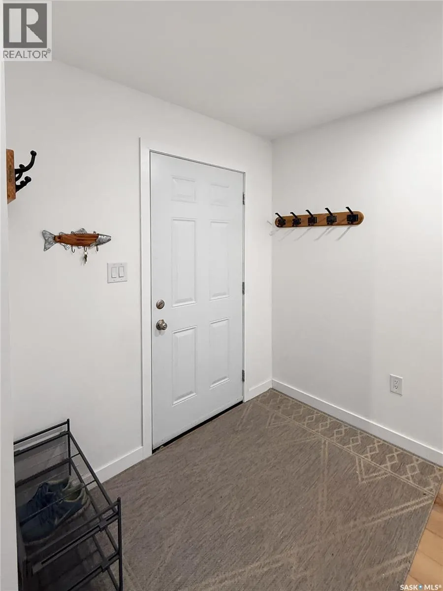 17 White Poplar CRESCENT