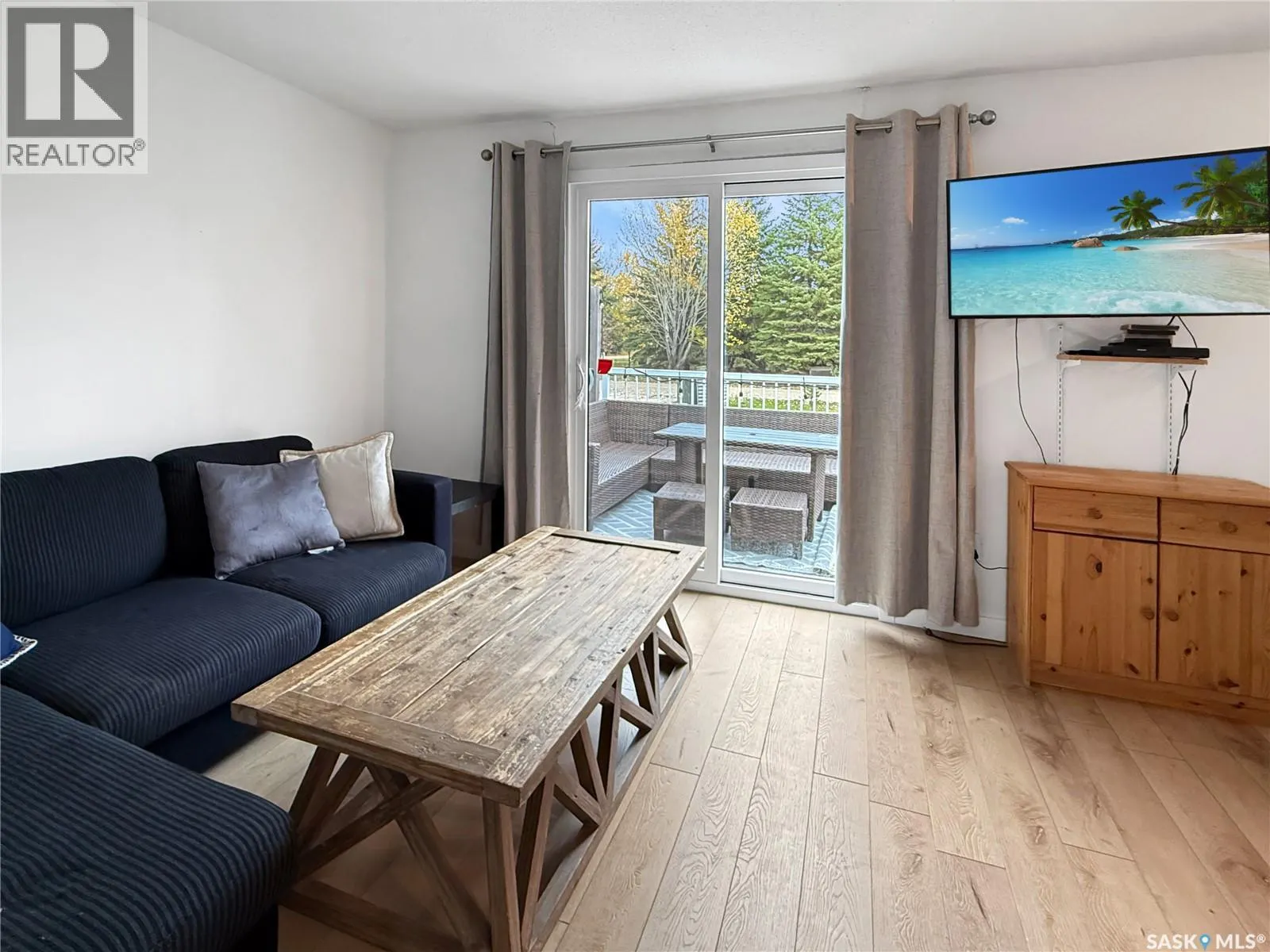 17 White Poplar CRESCENT