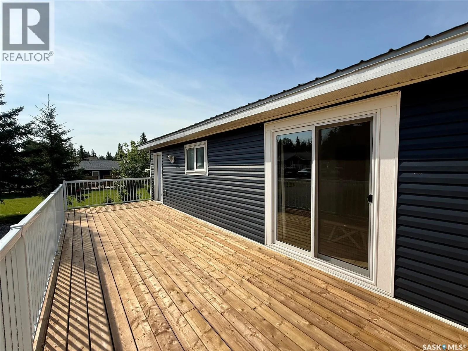 17 White Poplar CRESCENT
