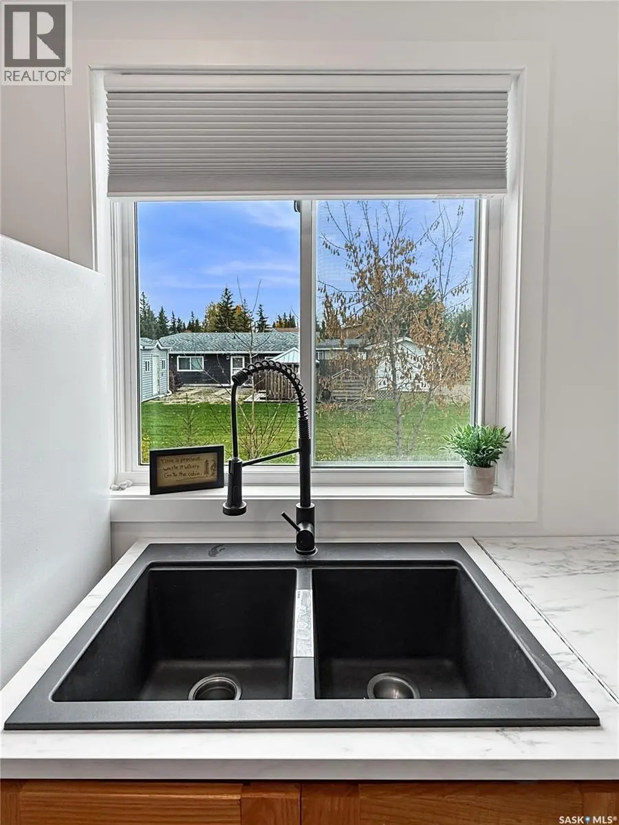 17 White Poplar CRESCENT