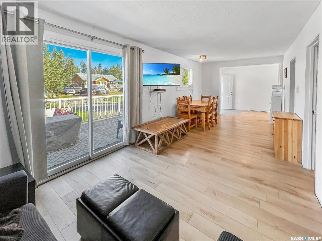 17 White Poplar CRESCENT