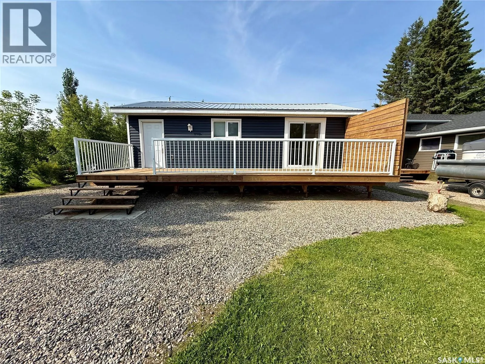 17 White Poplar CRESCENT
