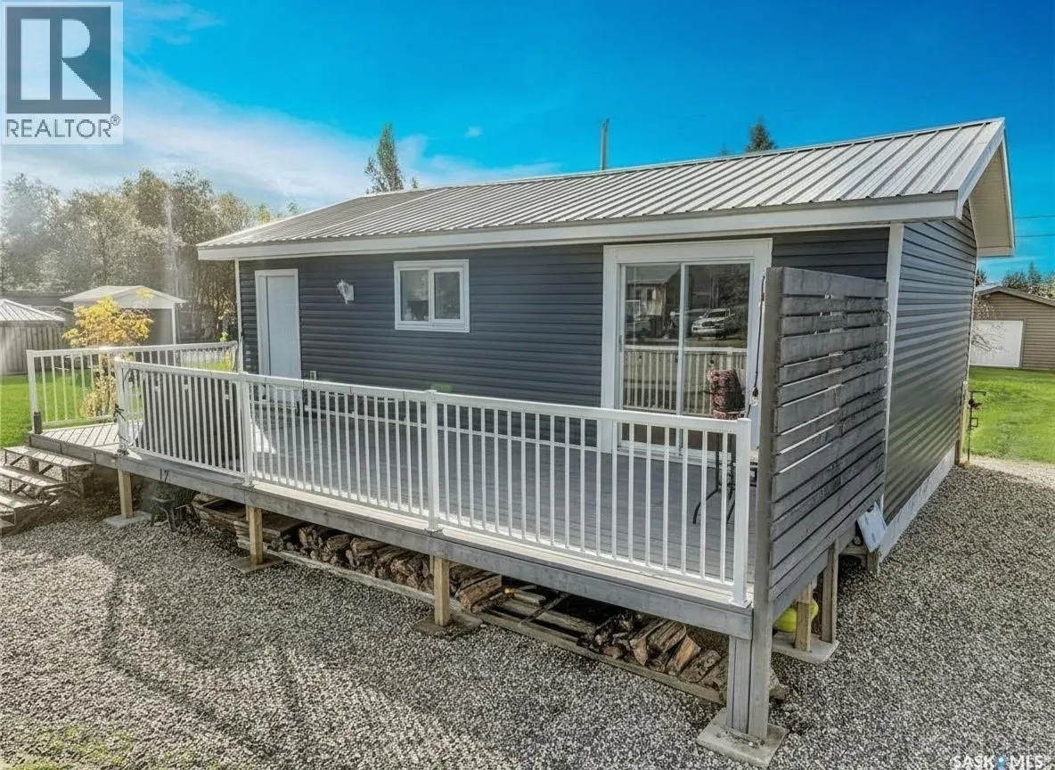 17 White Poplar CRESCENT
