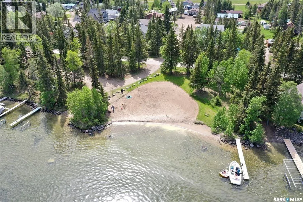 17 White Poplar CRESCENT