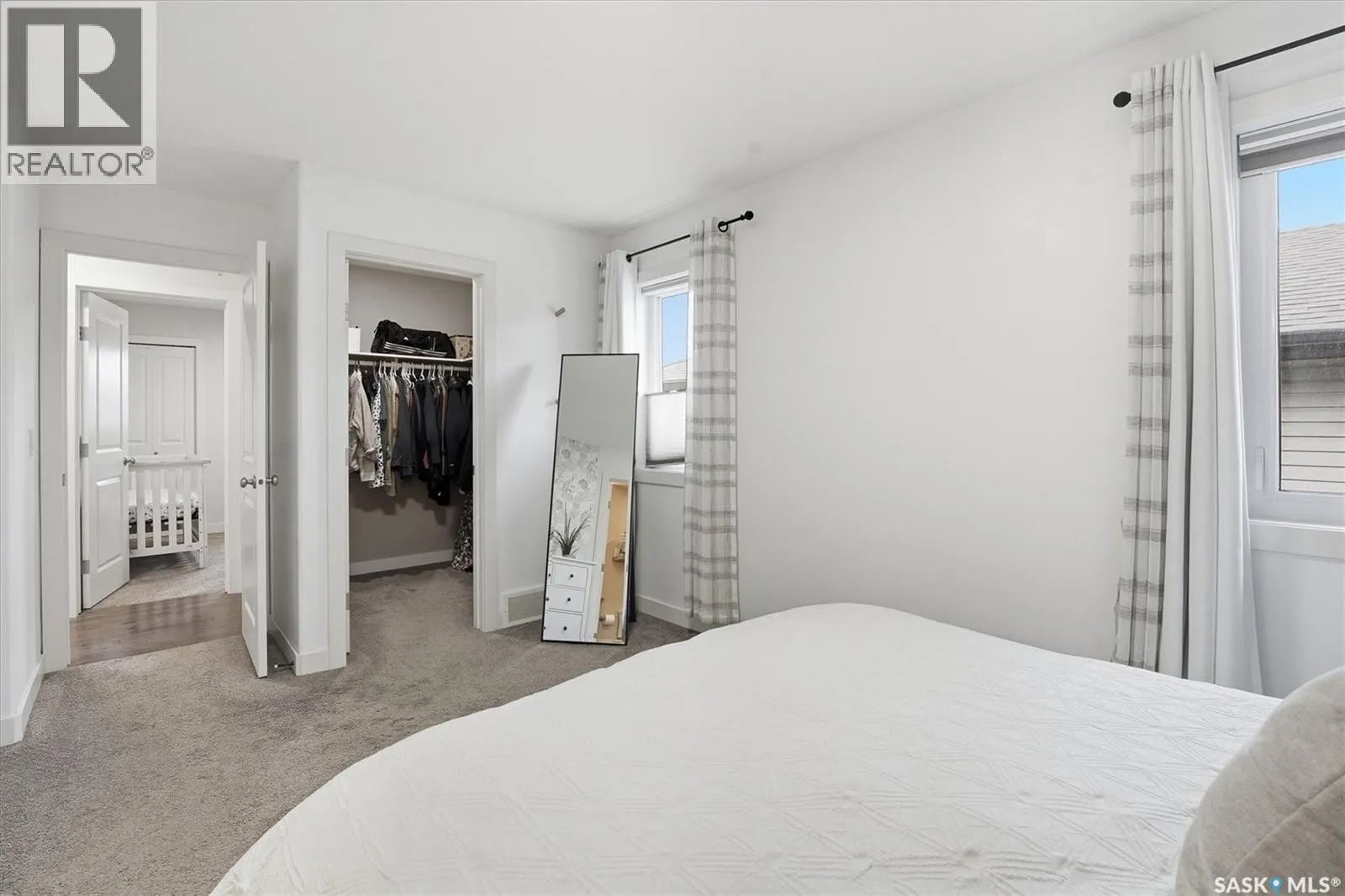 906 4th STREET S