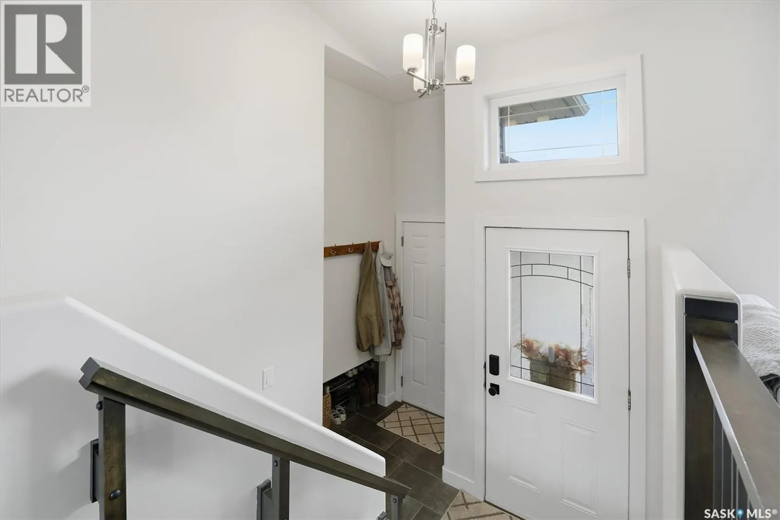 906 4th STREET S