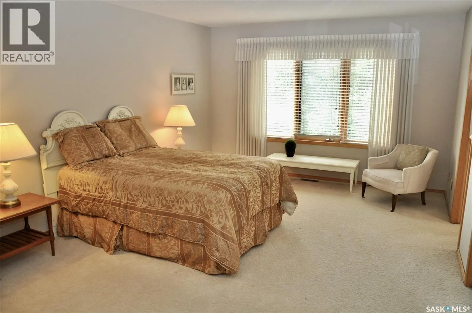 1402 415 Heritage CRESCENT