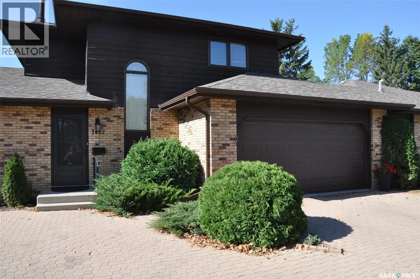 1402 415 Heritage CRESCENT