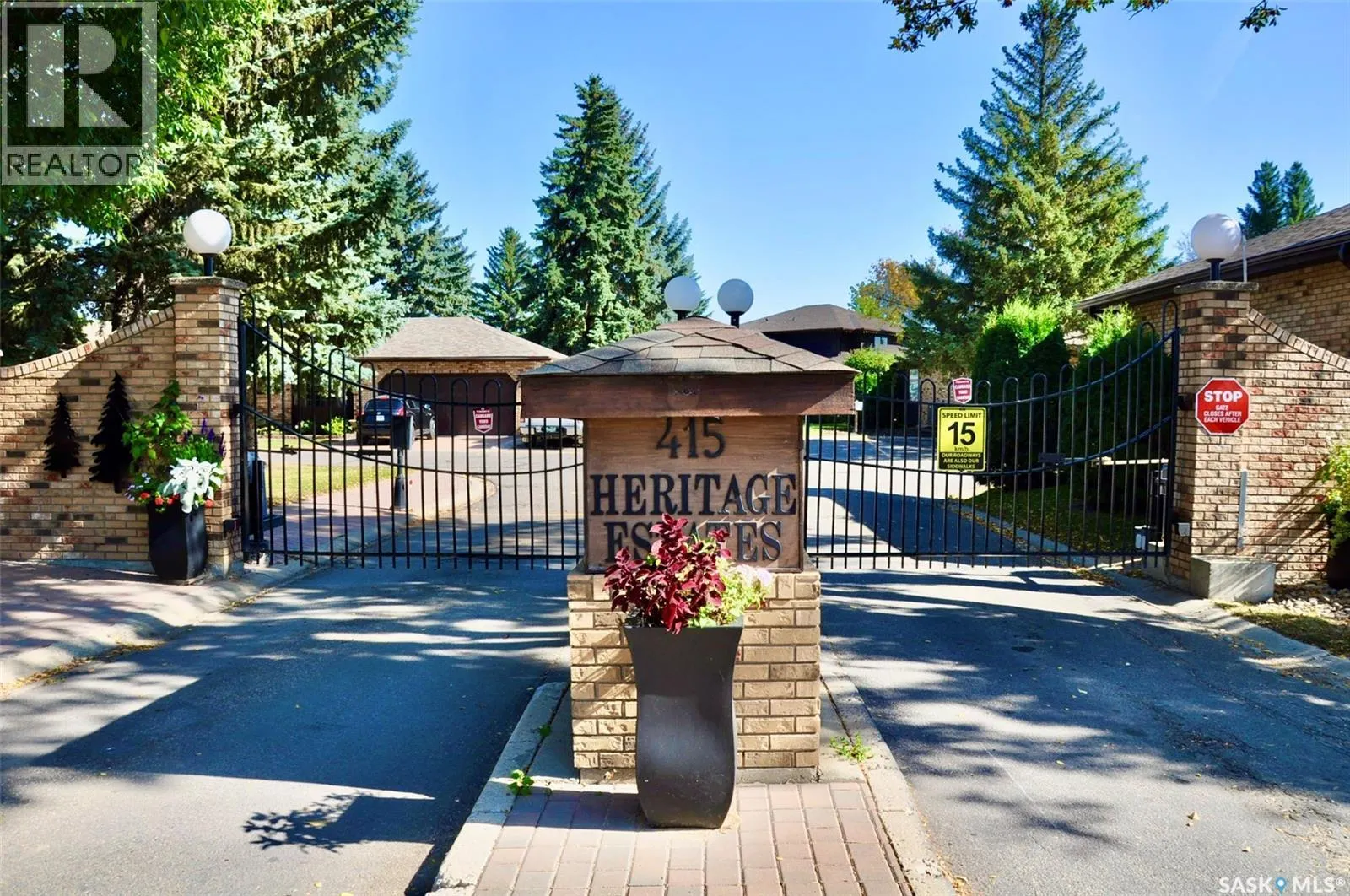 1402 415 Heritage CRESCENT