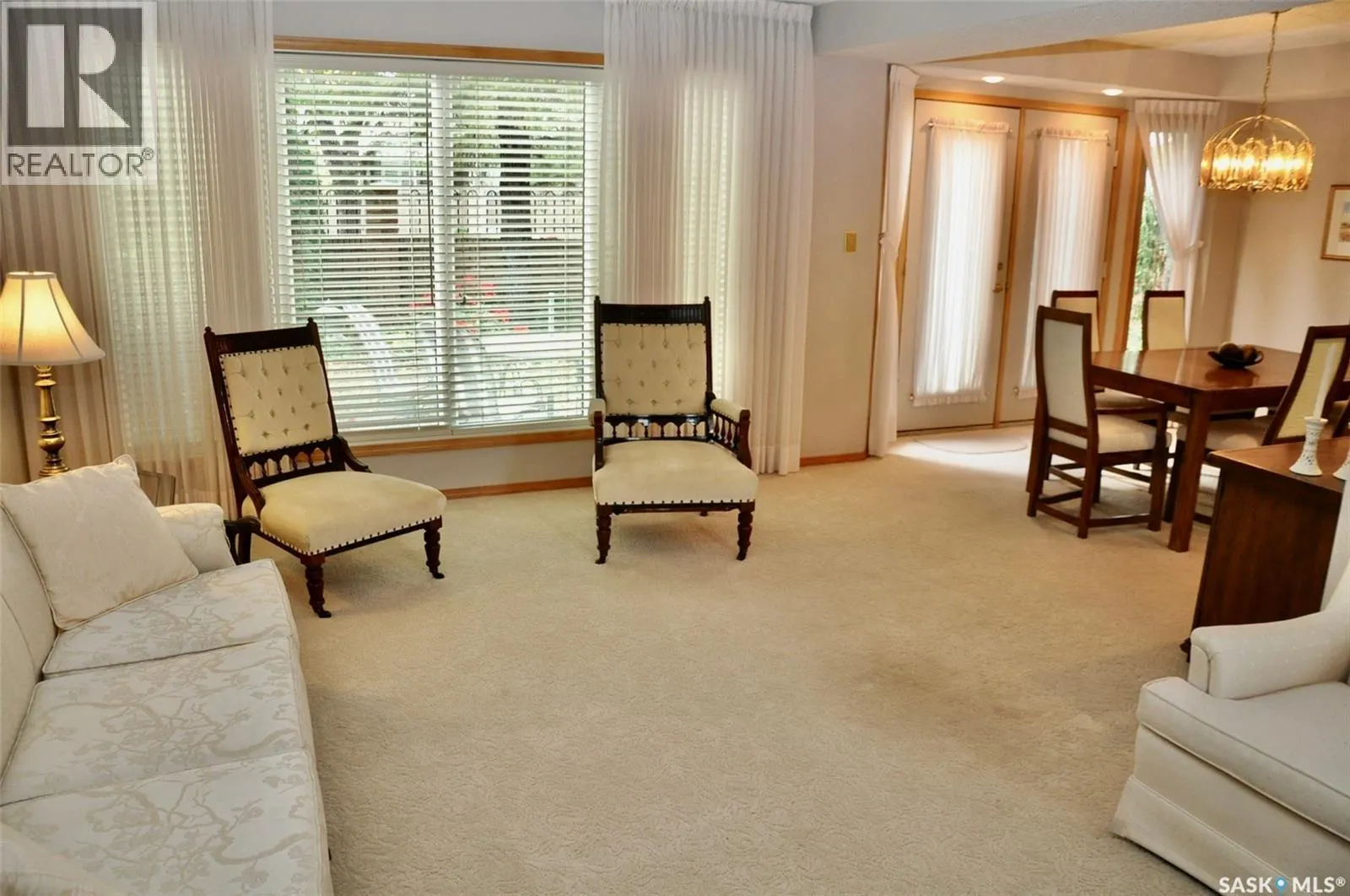 1402 415 Heritage CRESCENT