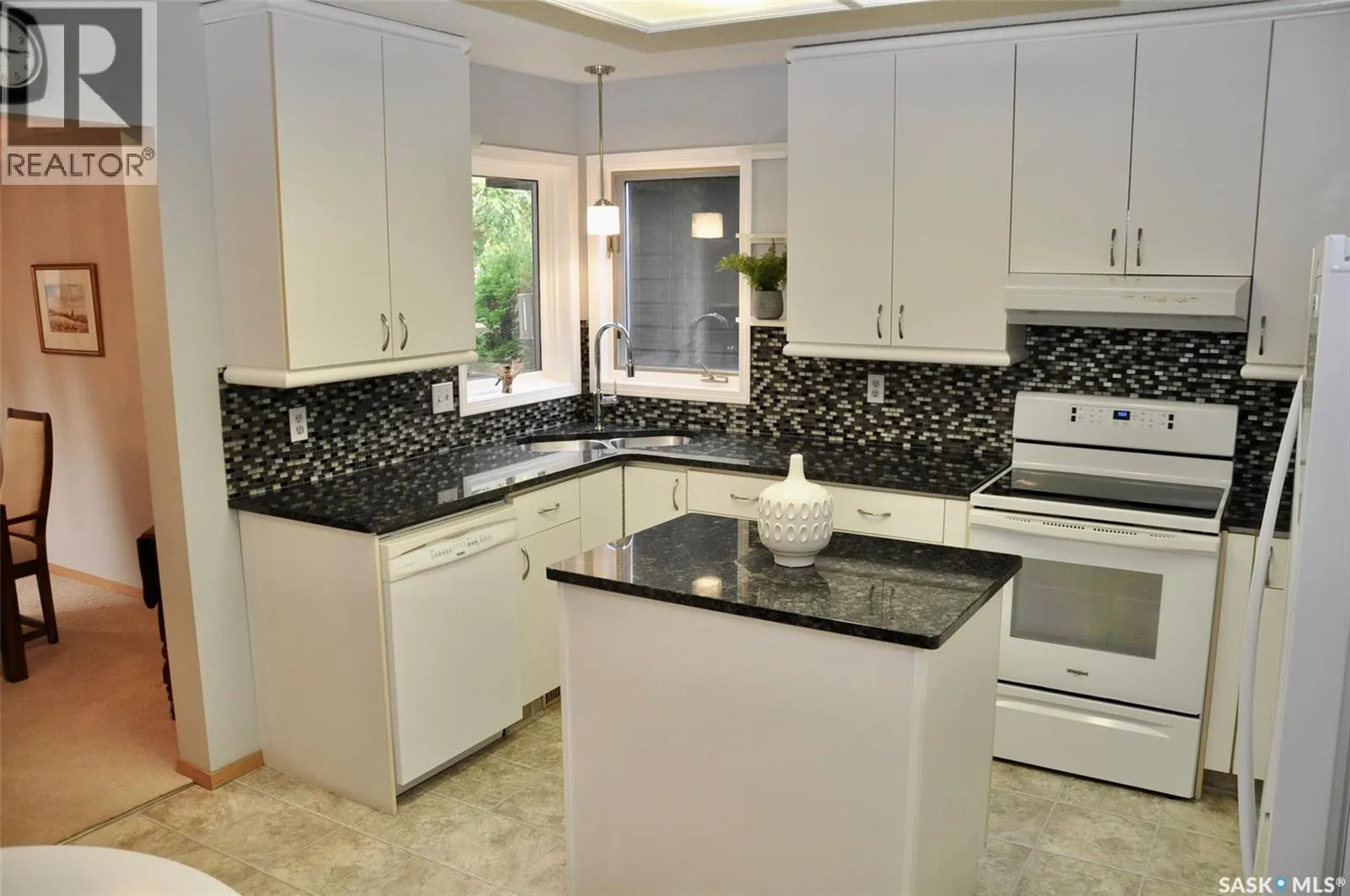 1402 415 Heritage CRESCENT
