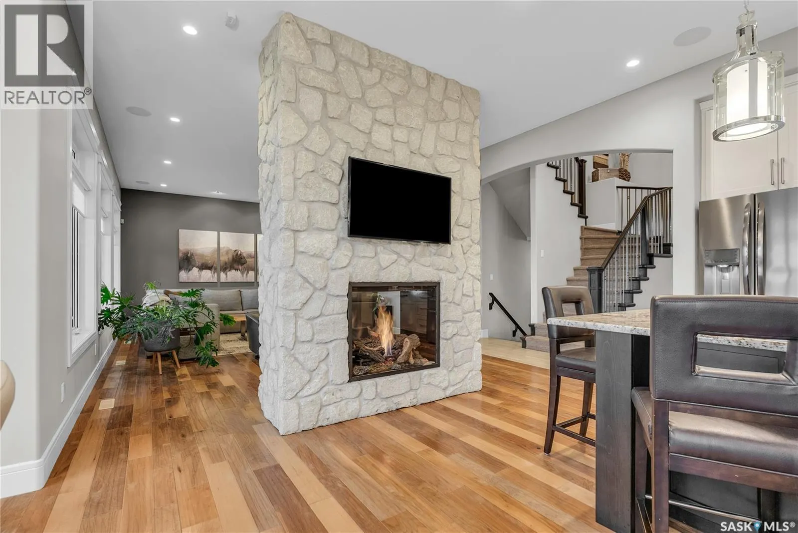 250 Whalley CRESCENT