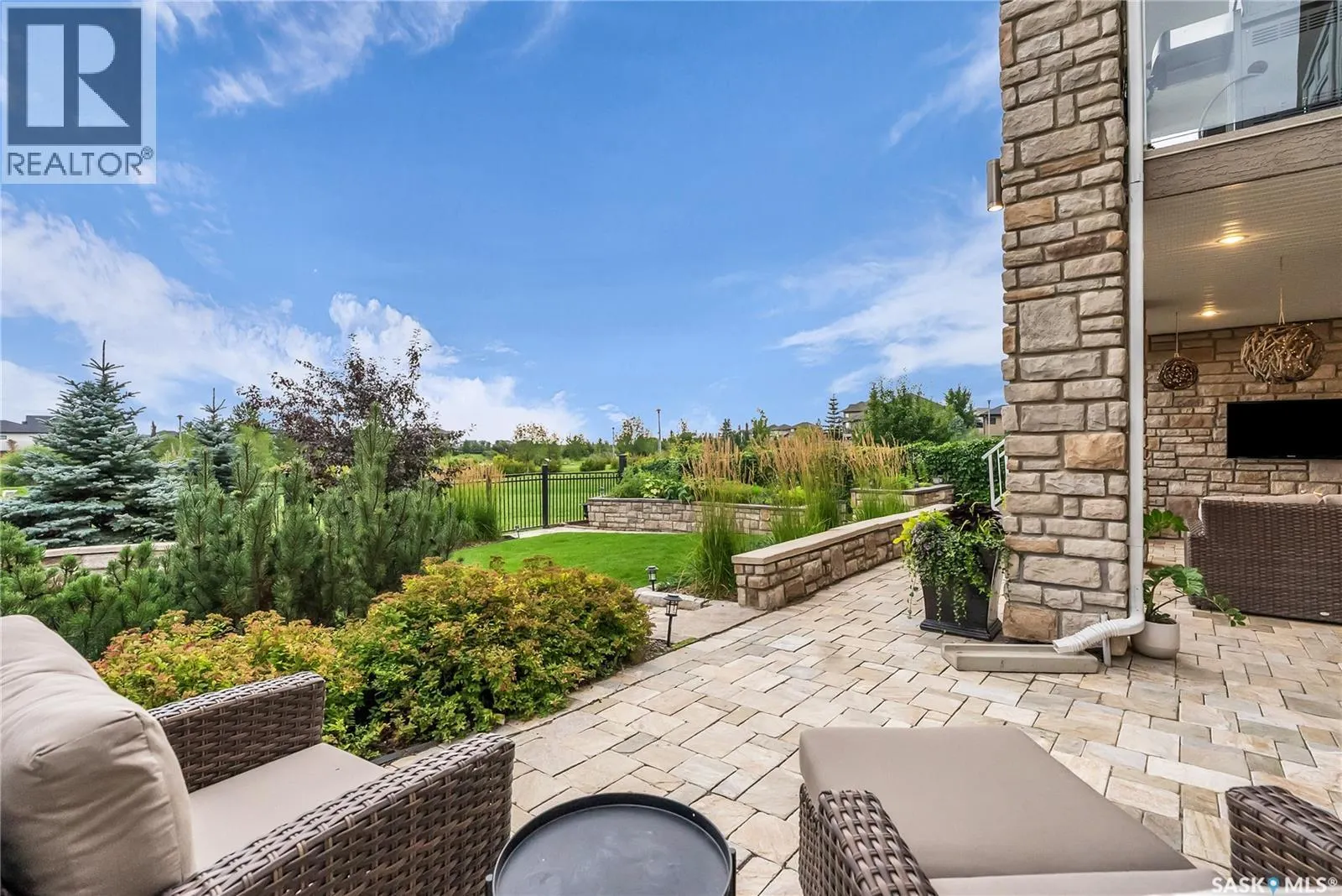 250 Whalley CRESCENT
