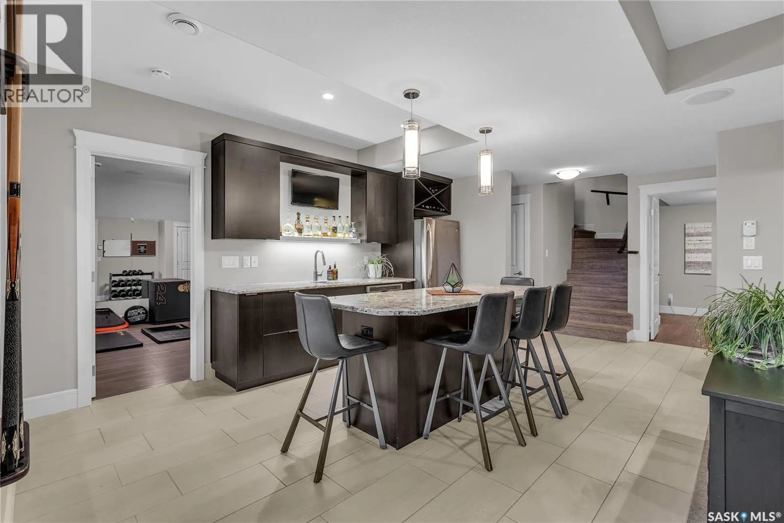 250 Whalley CRESCENT