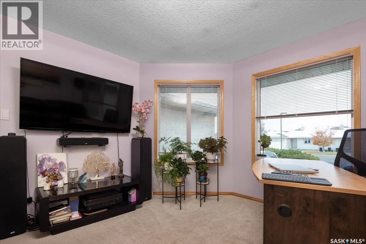 1554 Dewdney BAY E