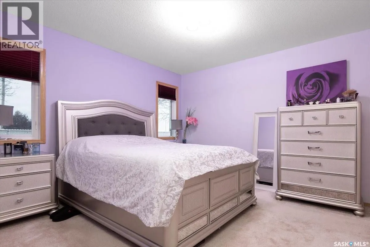 1554 Dewdney BAY E