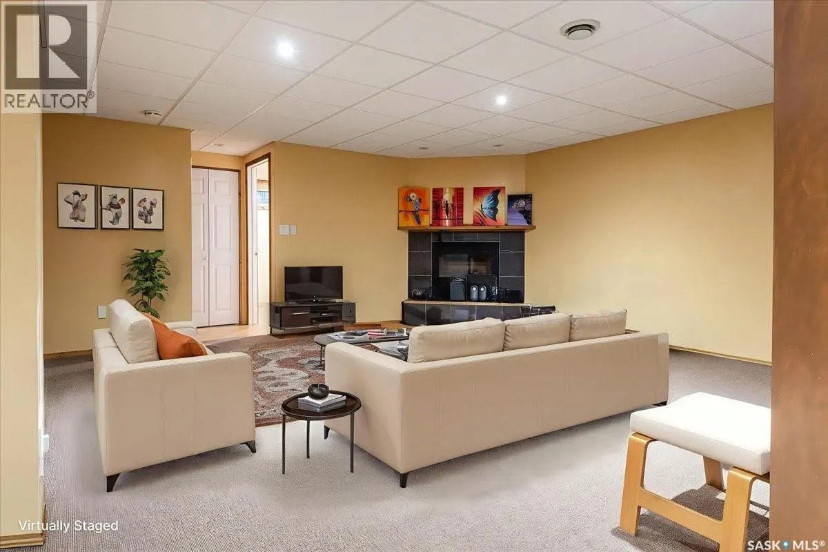 1554 Dewdney BAY E