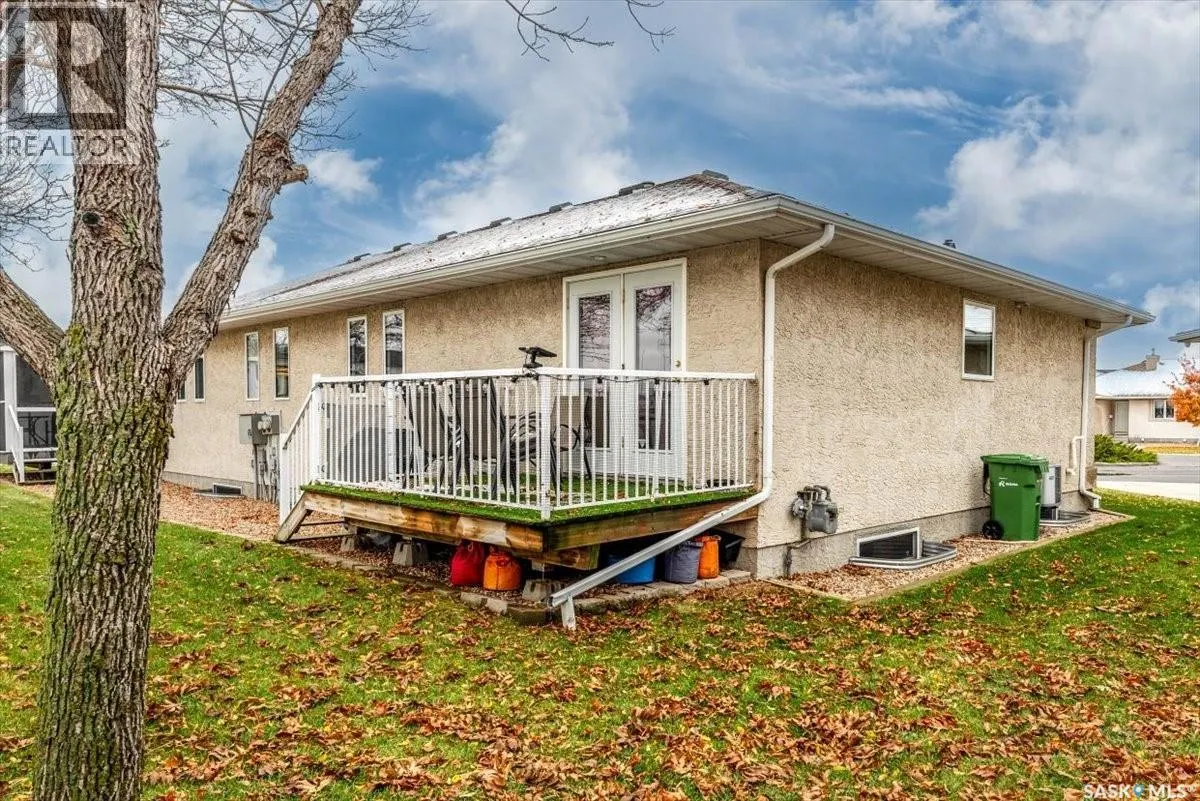 1554 Dewdney BAY E