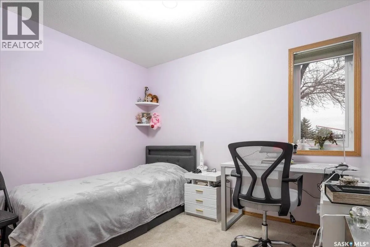 1554 Dewdney BAY E