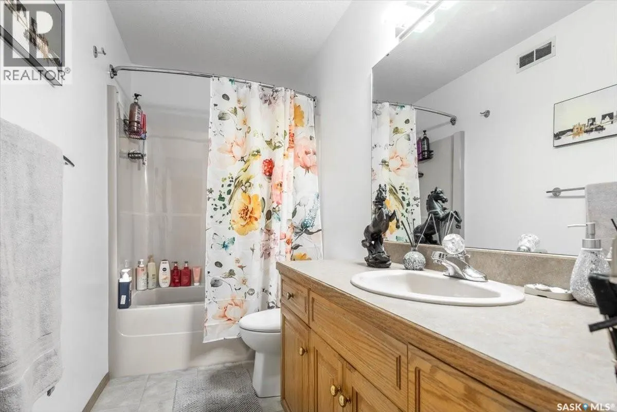 1554 Dewdney BAY E