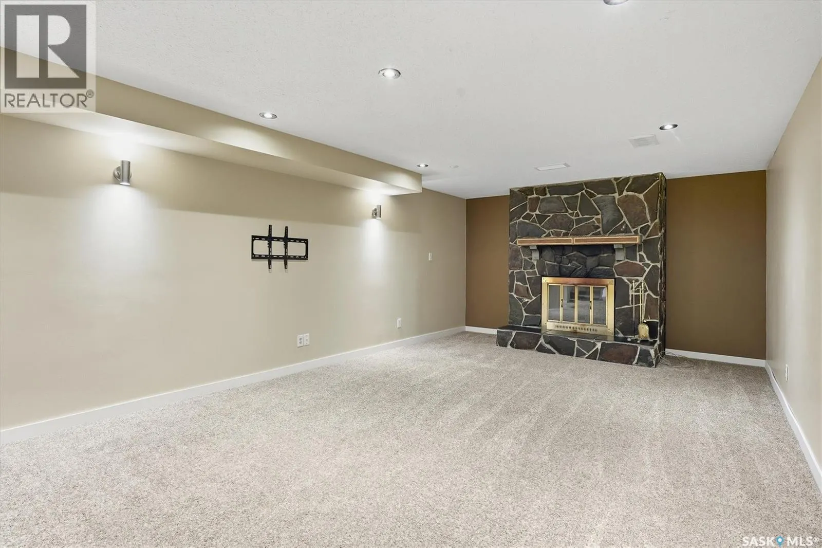 317 Fisher CRESCENT