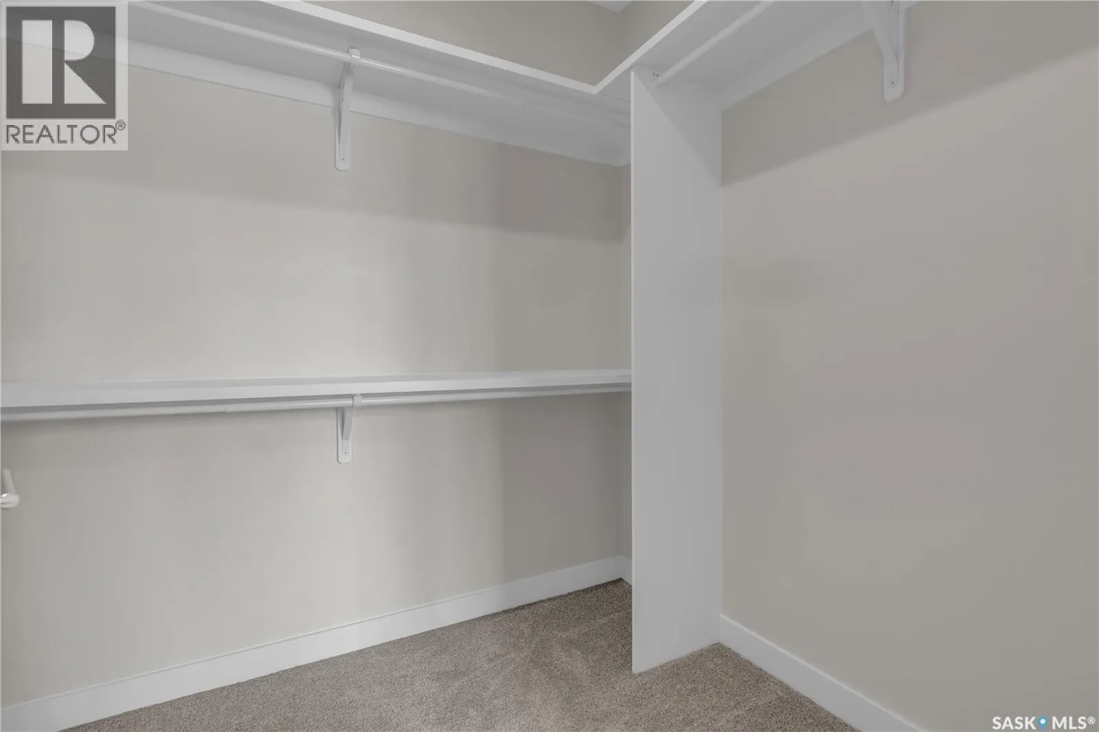 201 3581 Evans COURT
