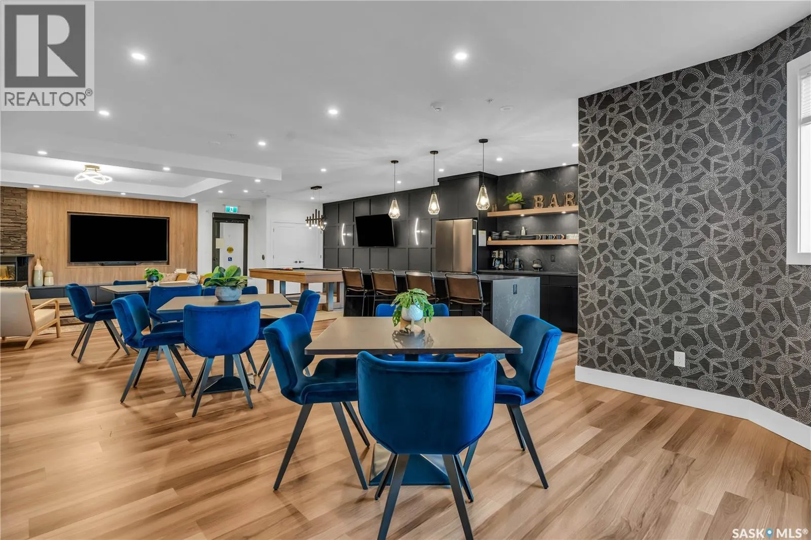 201 3581 Evans COURT