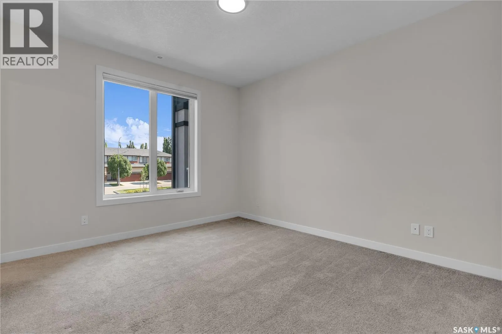 201 3581 Evans COURT