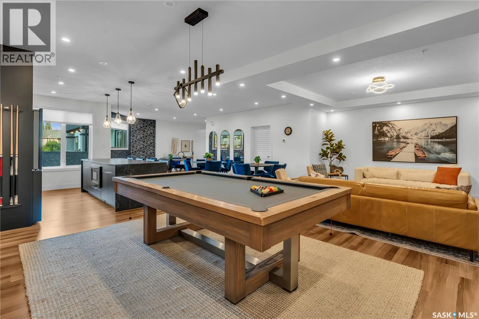 201 3581 Evans COURT