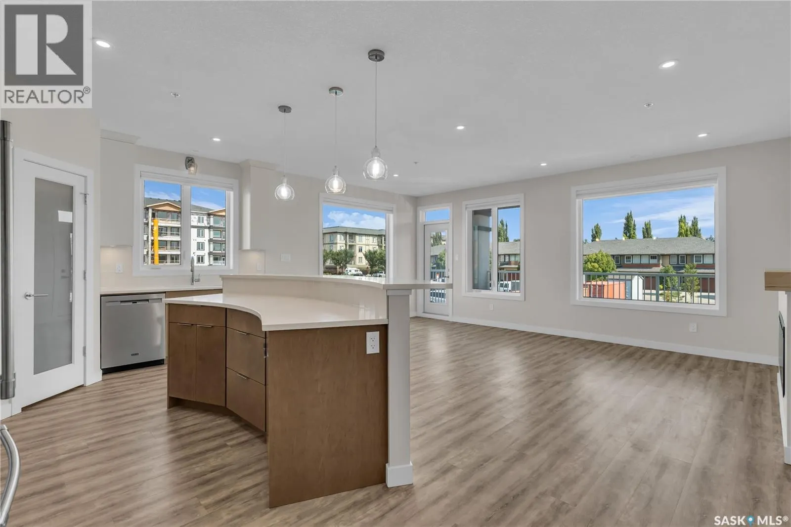 201 3581 Evans COURT