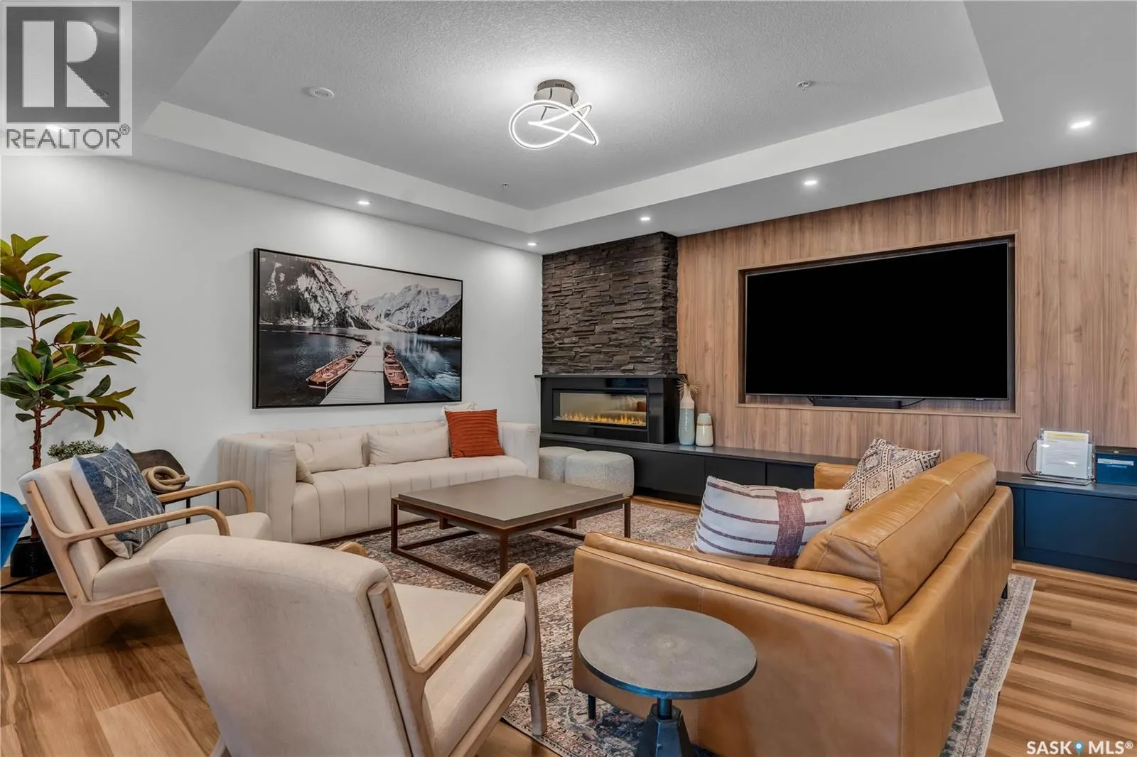 201 3581 Evans COURT