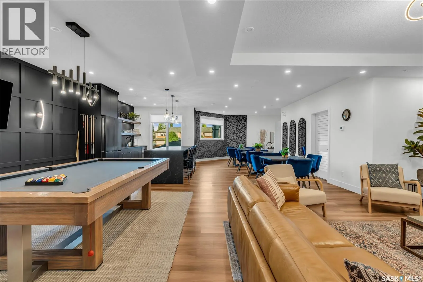 201 3581 Evans COURT