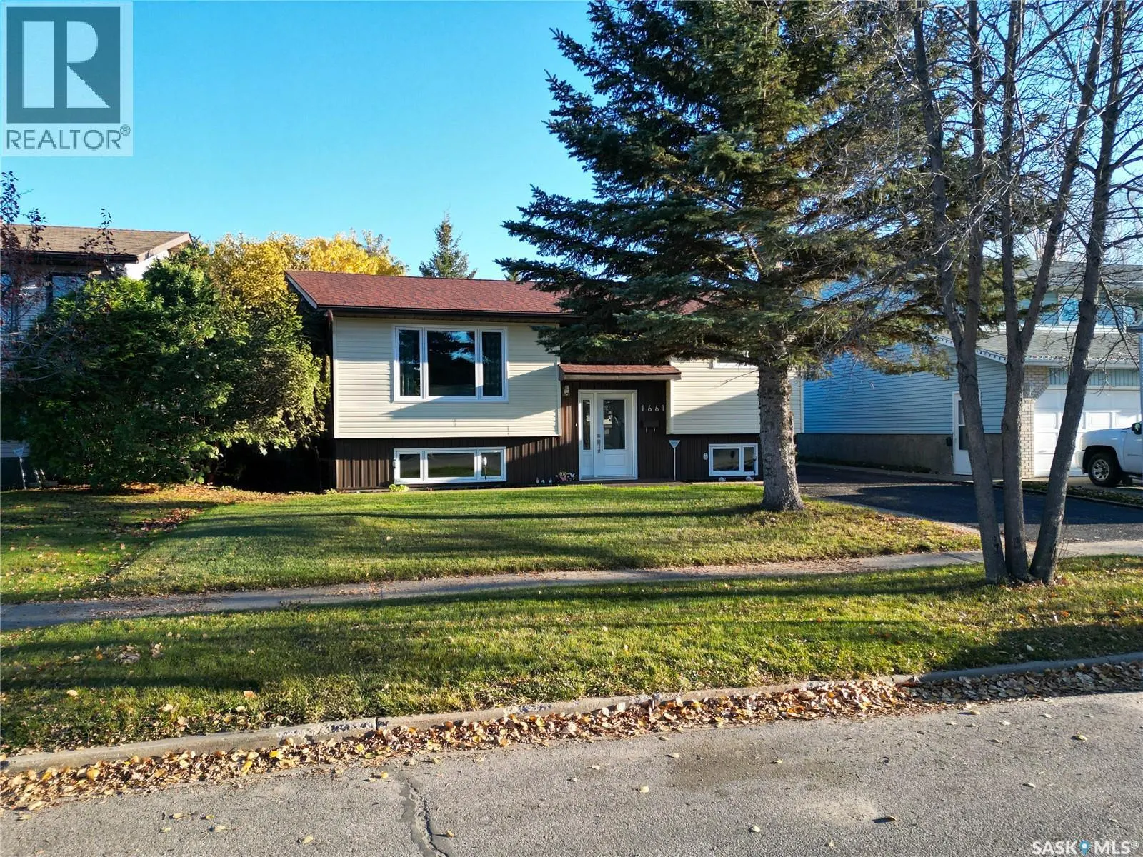 1661 Olive Diefenbaker DRIVE