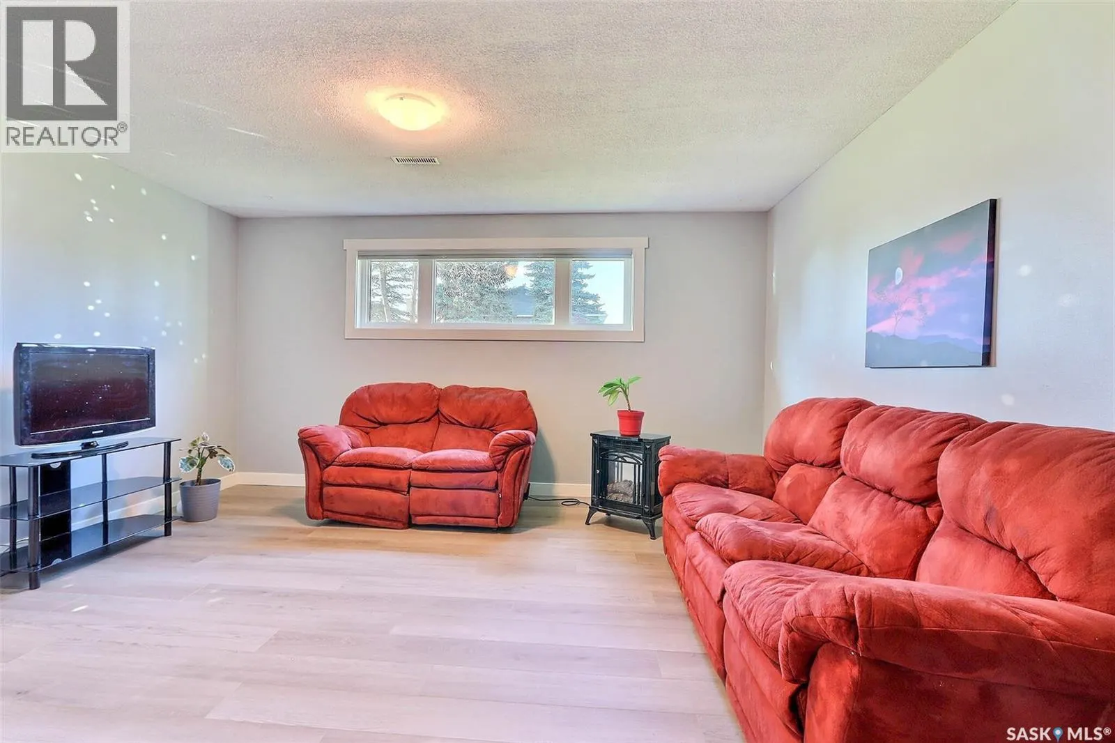 1661 Olive Diefenbaker DRIVE