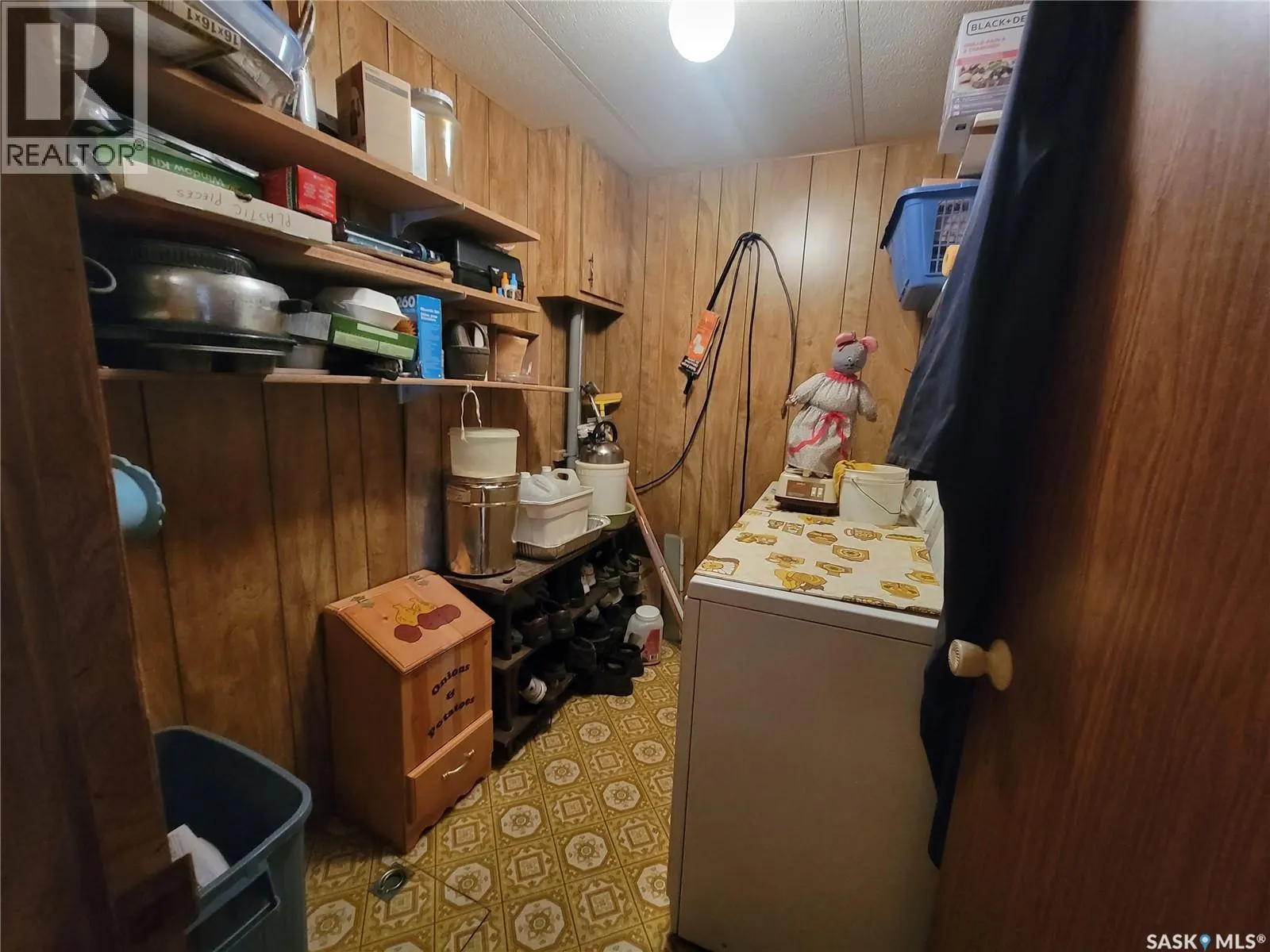 310 5th STREET W