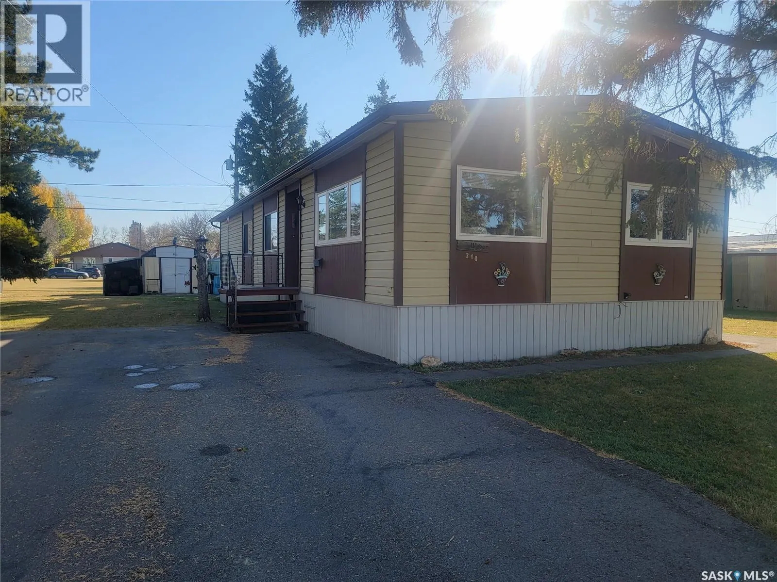 310 5th STREET W