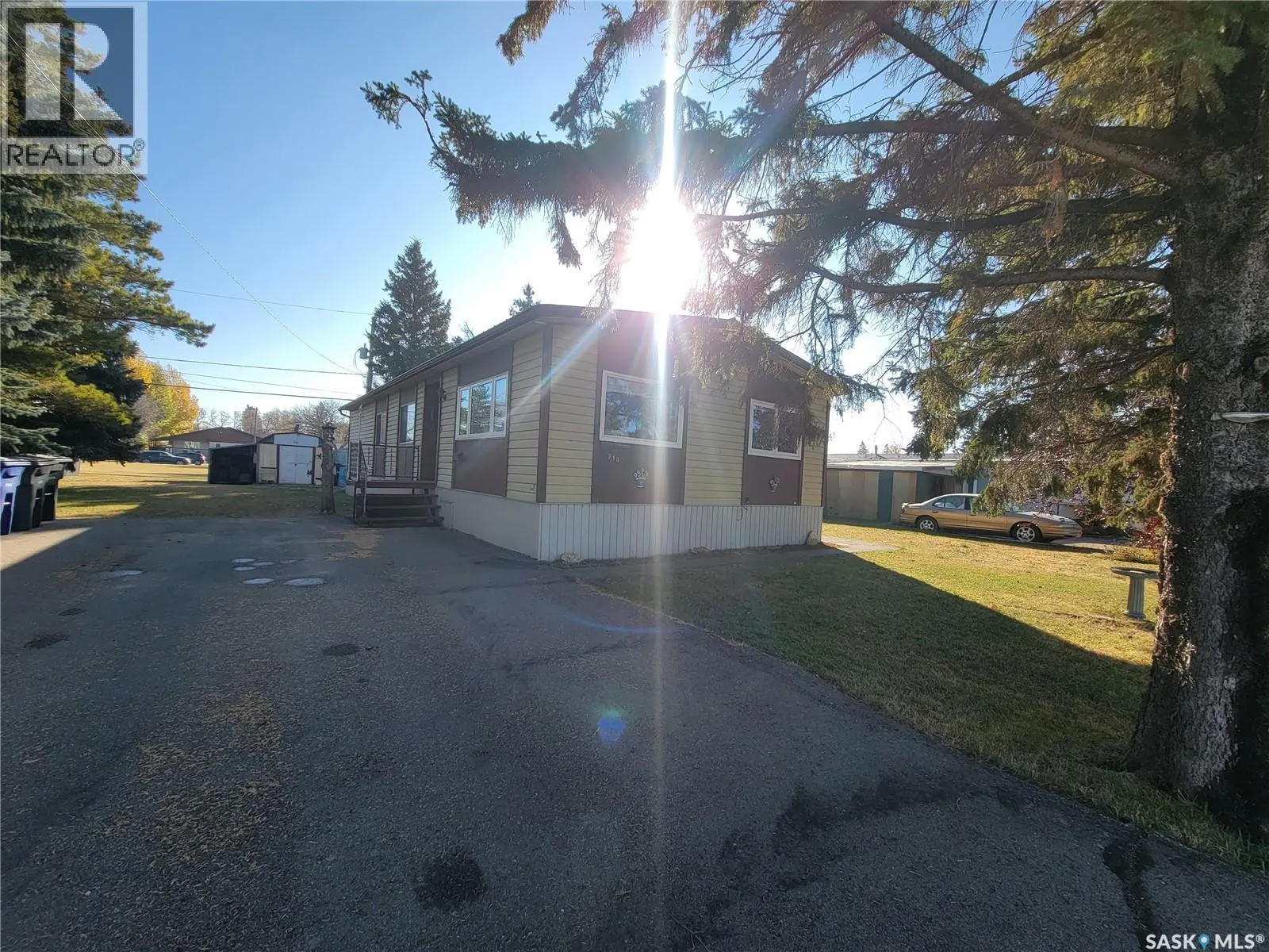 310 5th STREET W