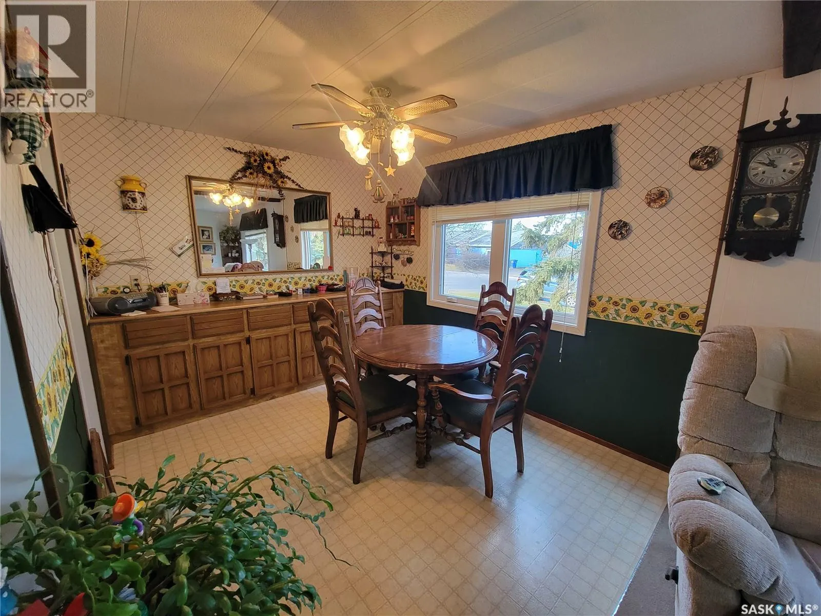 310 5th STREET W