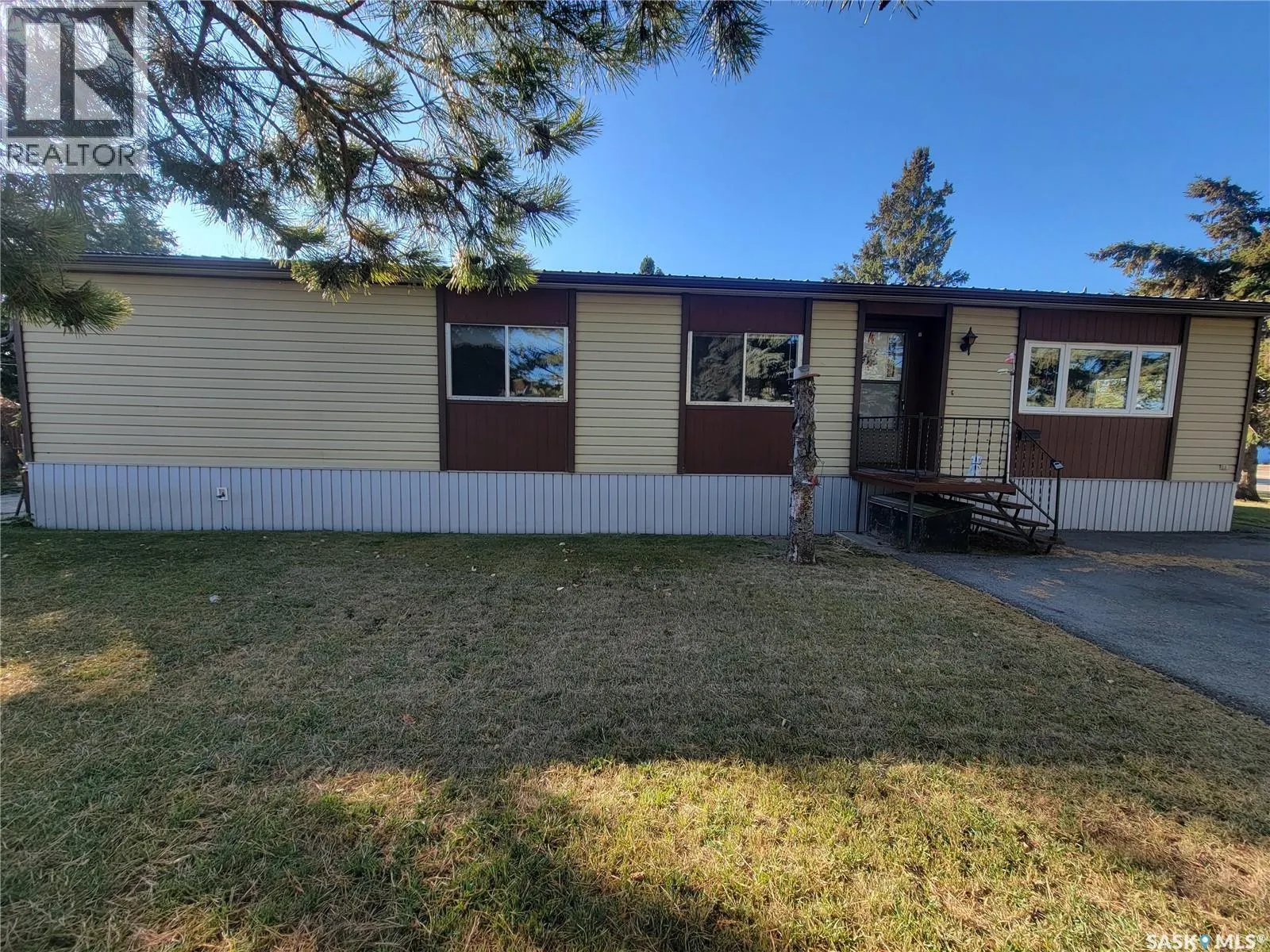 310 5th STREET W