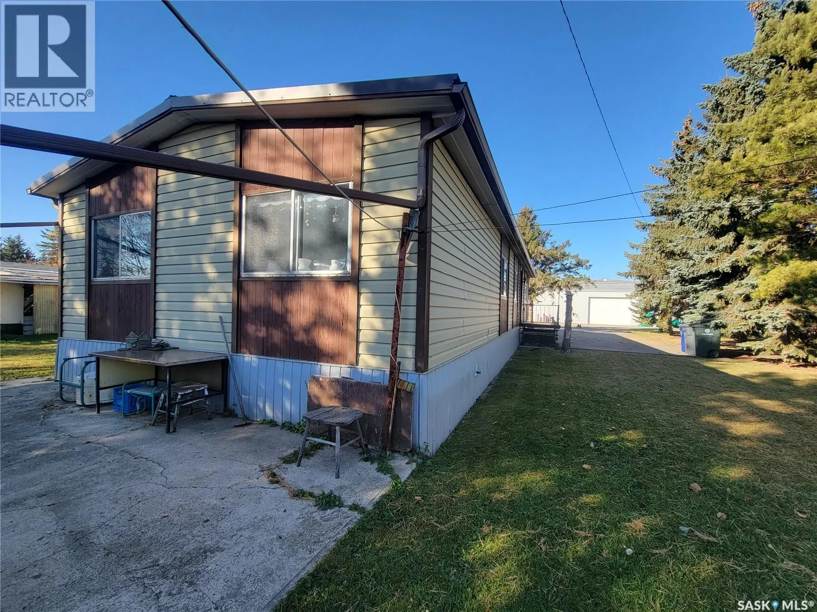 310 5th STREET W
