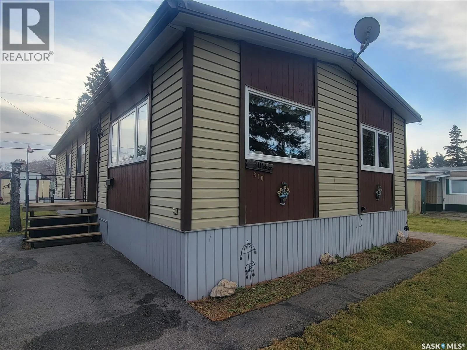 310 5th STREET W