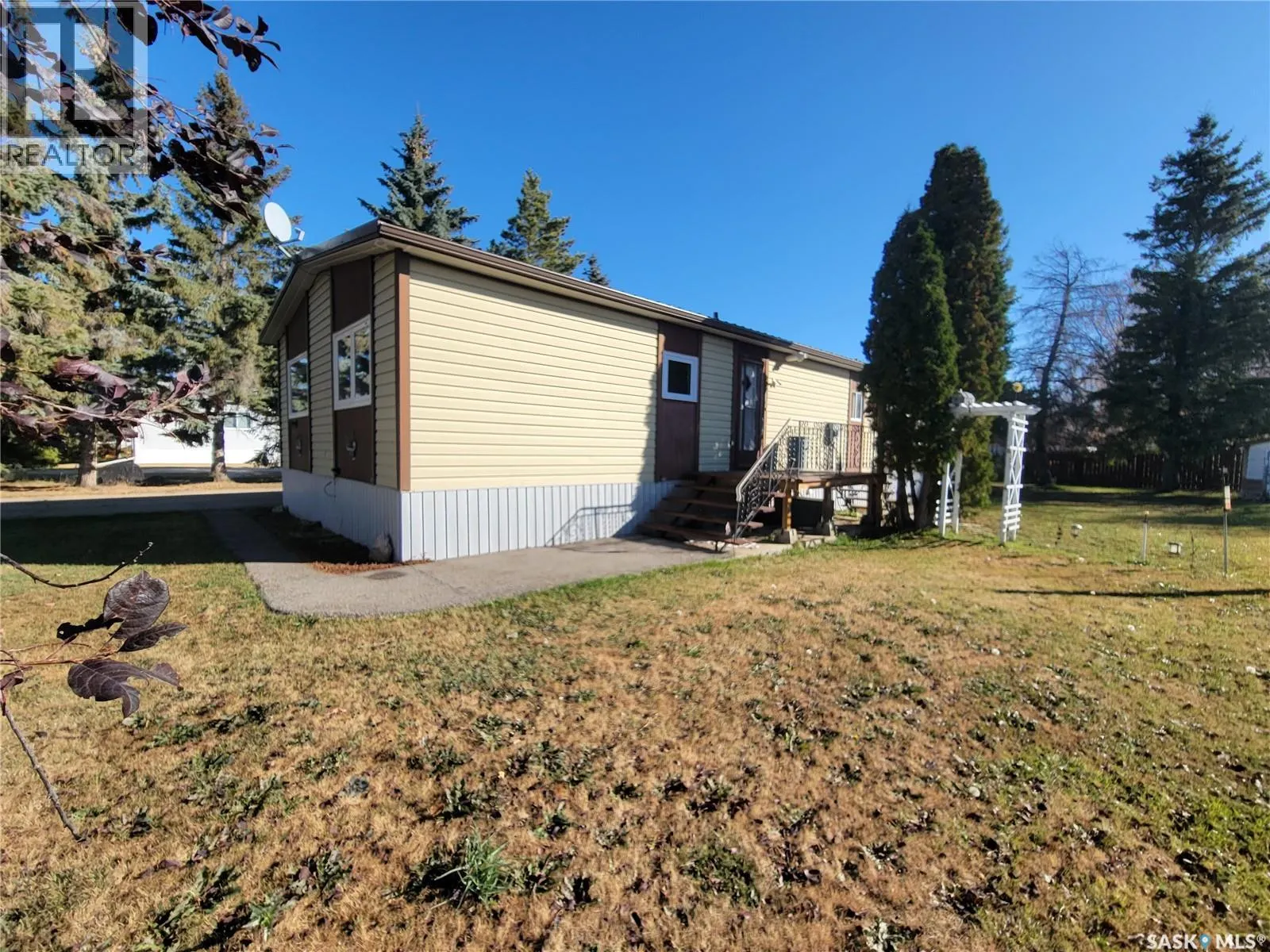 310 5th STREET W