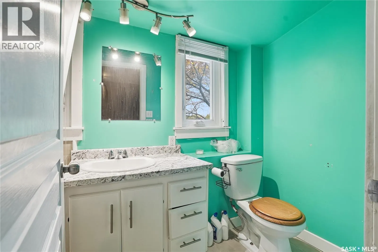 2023 20th STREET W