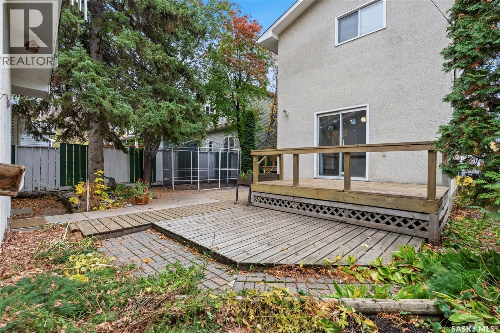 131 6th STREET E