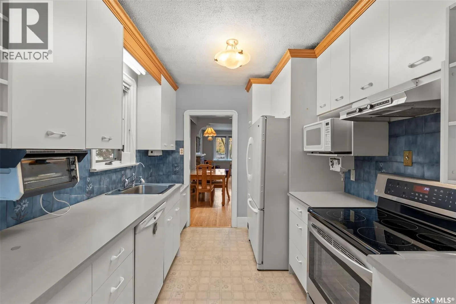 131 6th STREET E