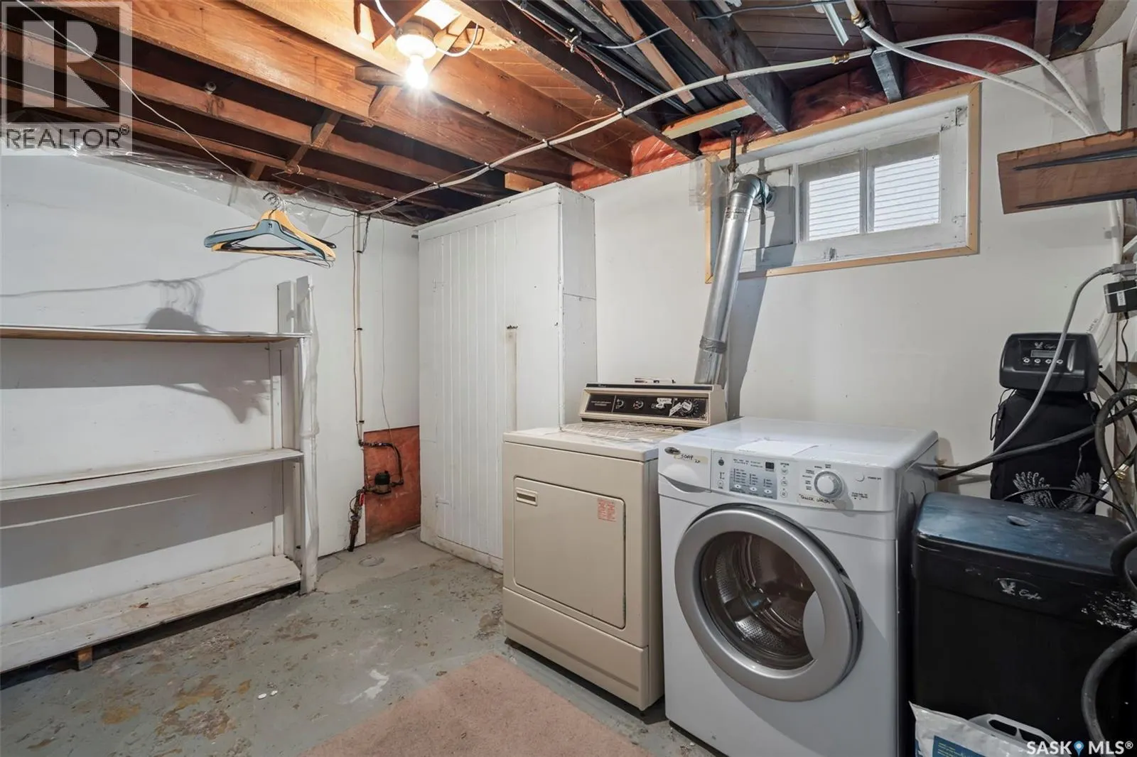 131 6th STREET E