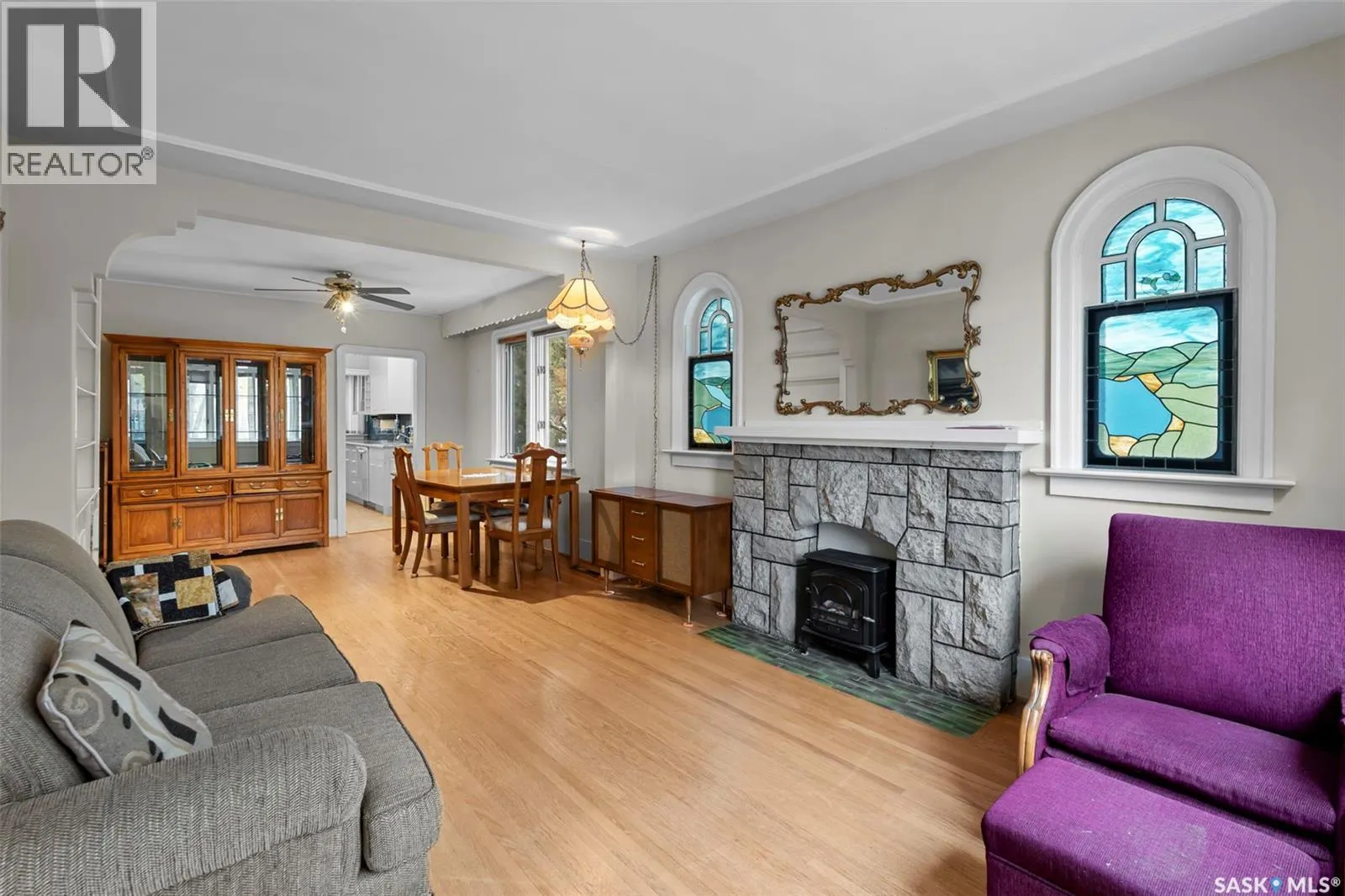 131 6th STREET E