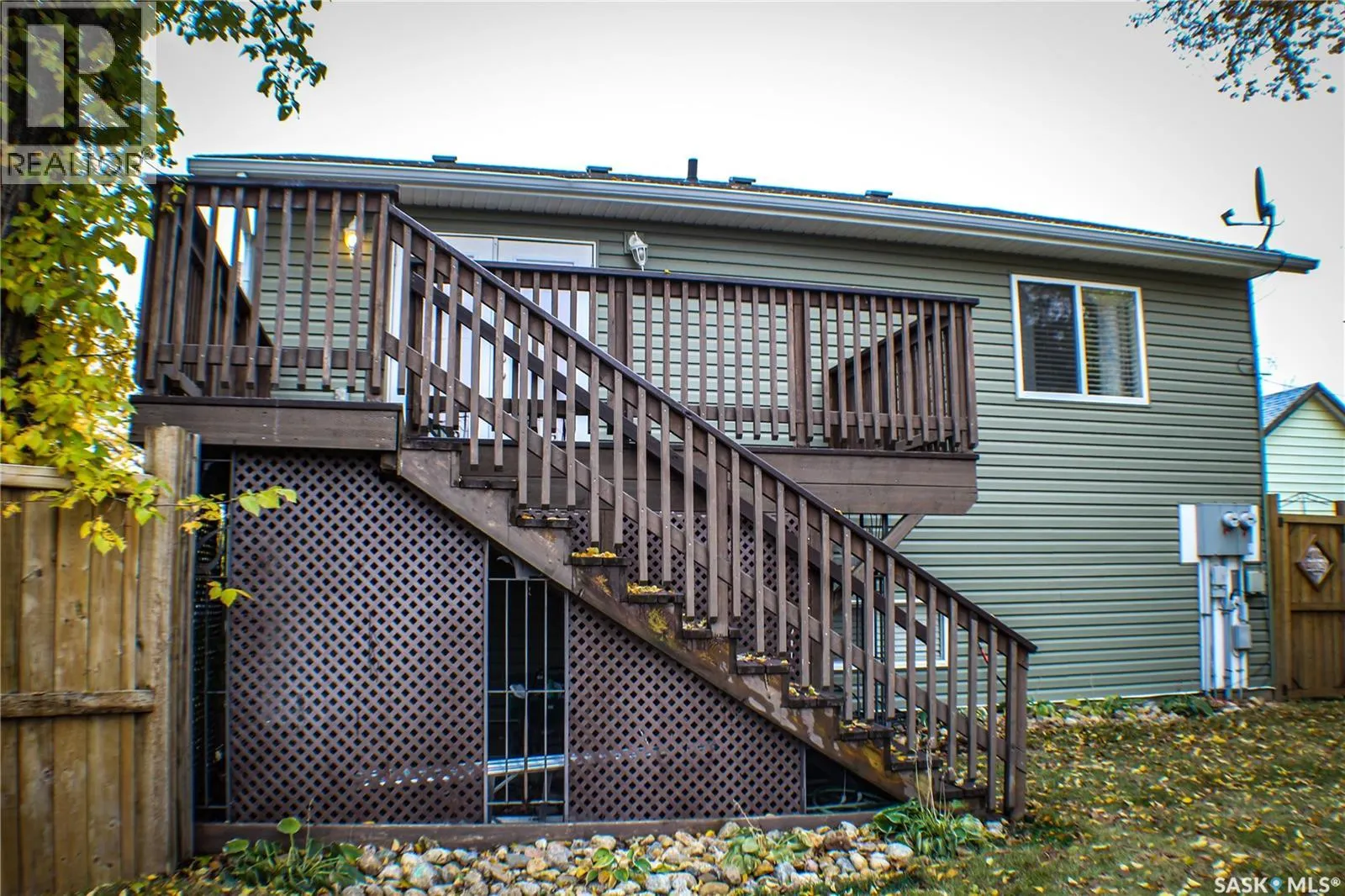 302 Higgins AVENUE W